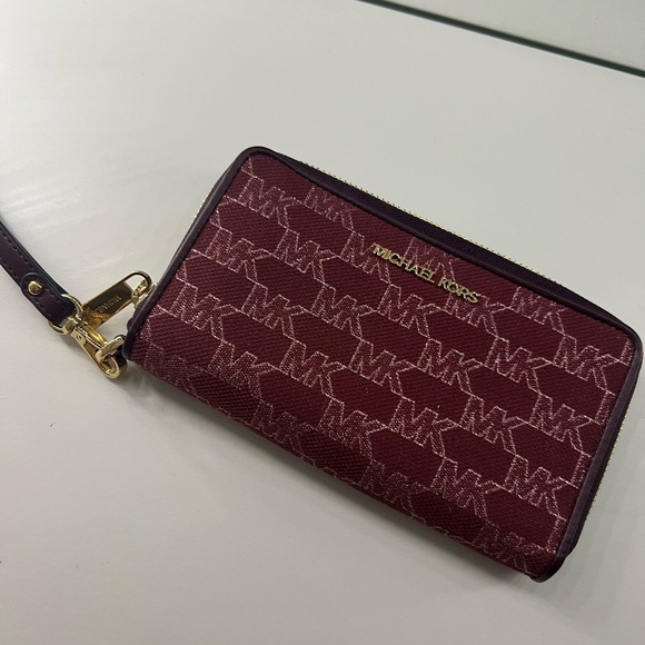 MICHAEL KORS WALLET Glittery & spacious large wallet. mint condition! - Picture 1 of 9